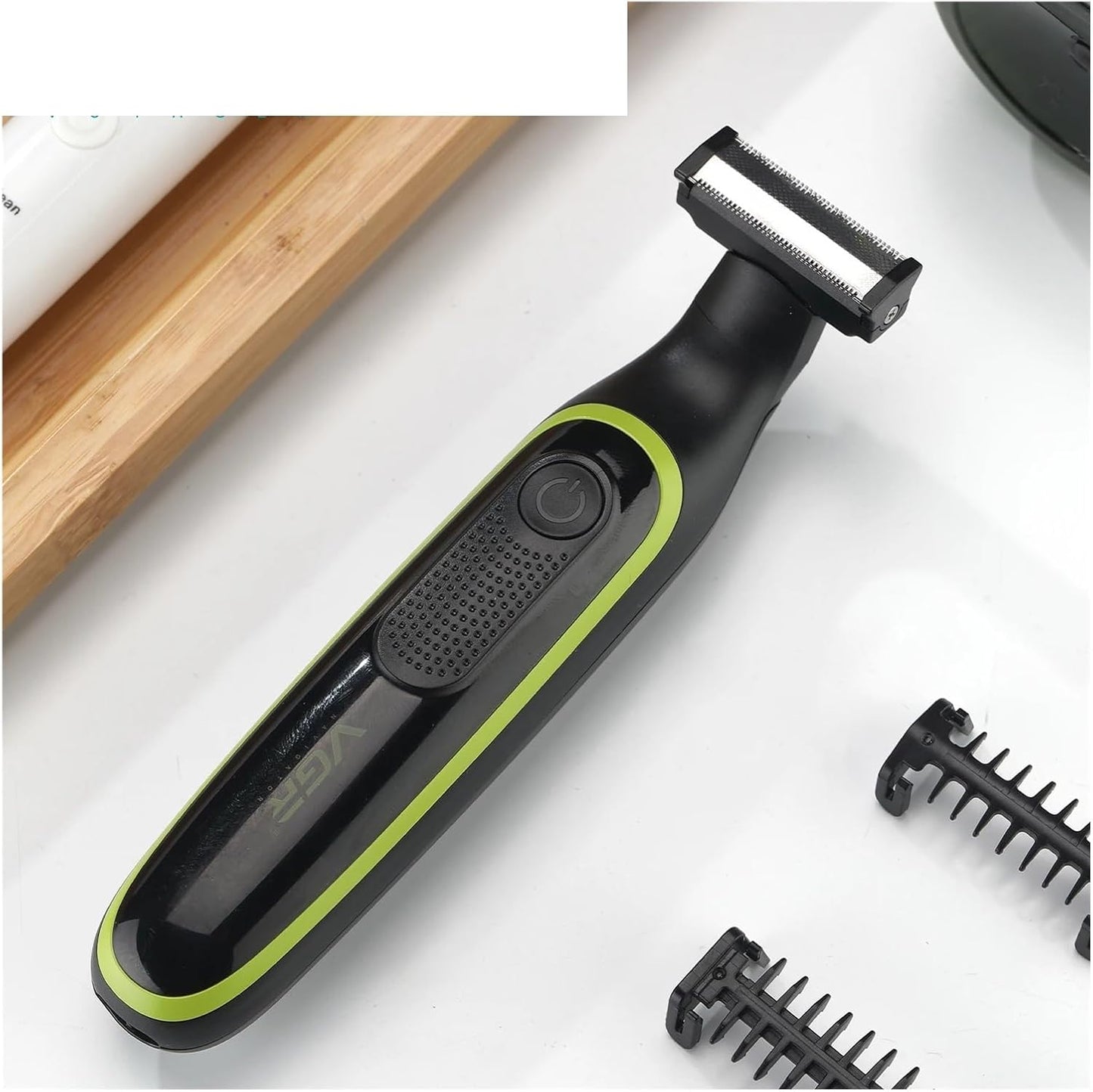 VGR V-017 Waterproof Electric Shaver – Makinë Rroje Profesionale me USB Rechargeable, IPX5 Waterproof