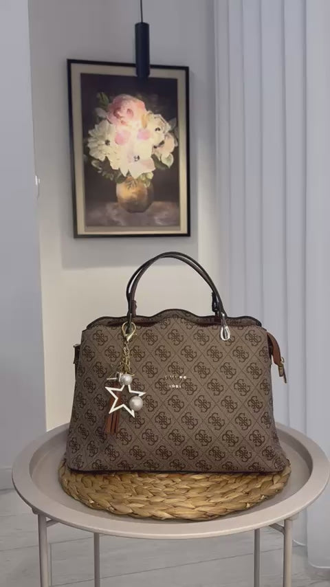 Çantë Krahu për Femra – Dizajn Elegant dhe Modern
